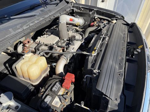 Used 2016 Nissan Titan SL image 19