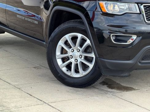Used 2021 Jeep Grand Cherokee Laredo AWD/4WD image 10