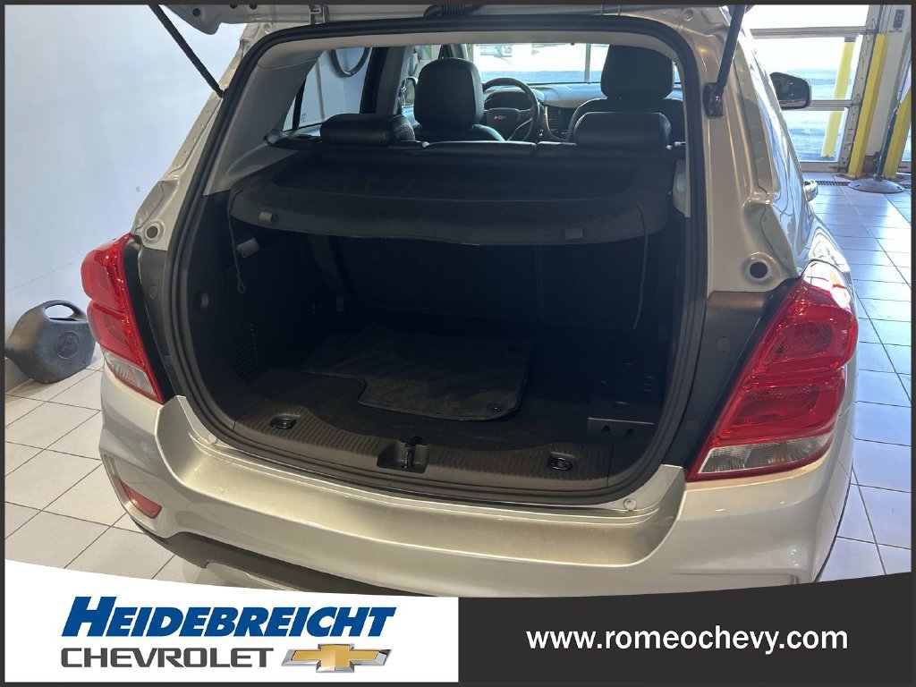 Used 2019 Chevrolet Trax LT w/ LT Convenience Package AWD/4WD image 15