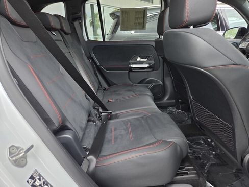 Certified 2022 Mercedes-Benz GLB 250 4MATIC image 18