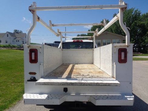 Used 2018 Chevrolet Silverado 3500 W/T RWD image 5