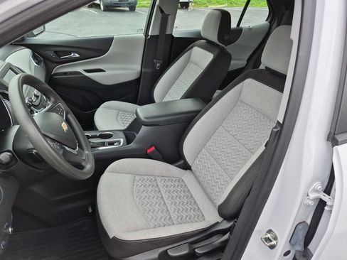 Certified 2024 Chevrolet Equinox LS FWD image 19