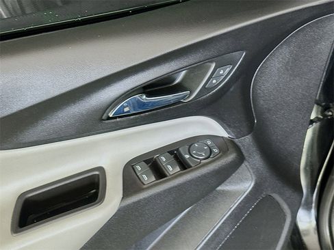 Used 2019 Chevrolet Equinox LT image 17