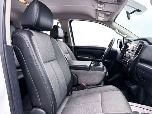 Used 2018 Nissan Titan S RWD image 29