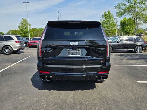 Used 2026 Cadillac Escalade V w/ LPO, ONYX Package AWD/4WD image 8