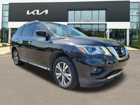 Used 2018 Nissan Pathfinder SL image 1