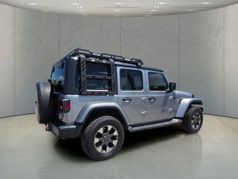 Used 2018 Jeep Wrangler Unlimited Sahara w/ Cold Weather Group AWD/4WD image 3