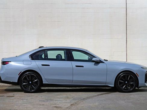Used 2023 BMW 740i w/ Parking Assistance Package RWD image 63