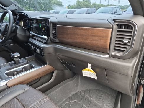 Used 2024 Chevrolet Silverado 1500 High Country w/ High Country Premium Package RWD image 42