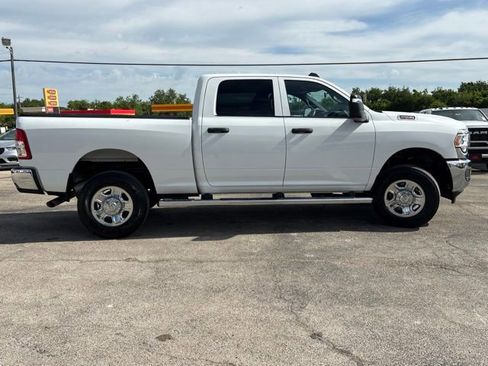 Used 2024 RAM 2500 Tradesman w/ Chrome Appearance Group AWD/4WD image 8