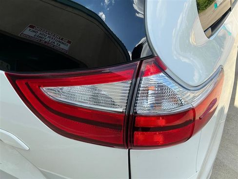 Used 2017 Toyota Sienna XLE Premium AWD/4WD image 22