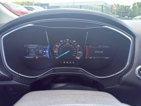 Used 2016 Ford Fusion Titanium FWD image 17