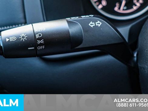 Used 2025 Nissan Pathfinder S image 36