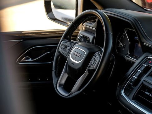 Used 2021 GMC Yukon XL SLT image 11