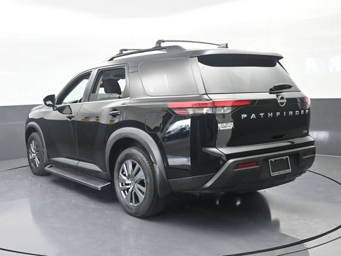 Used 2024 Nissan Pathfinder SV FWD image 4