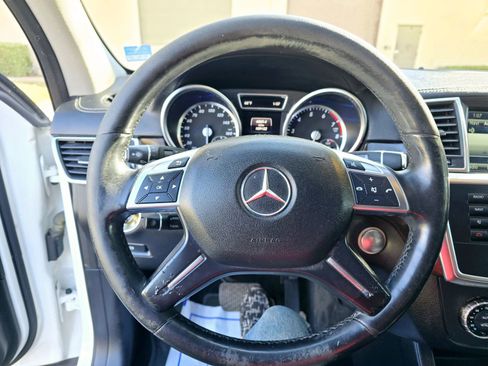 Used 2015 Mercedes-Benz GL 450 4MATIC w/ Lighting Package image 20