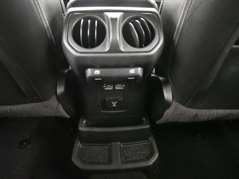 Used 2022 Jeep Wrangler Unlimited Sahara w/ Cold Weather Group image 14