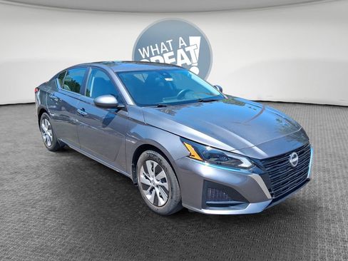 Used 2023 Nissan Altima 2.5 S FWD image 1