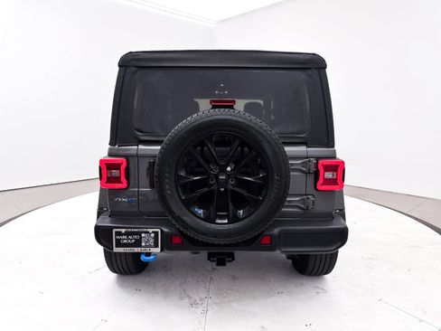 Used 2022 Jeep Wrangler Unlimited Sahara AWD/4WD image 20