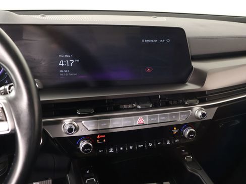 Used 2024 Kia Telluride S FWD image 5