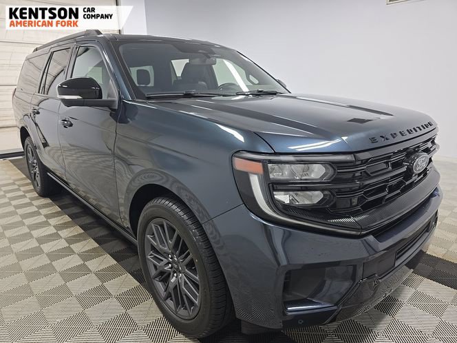 Used 2025 Ford Expedition Max Platinum w/ Stealth Performance Package AWD/4WD image 2