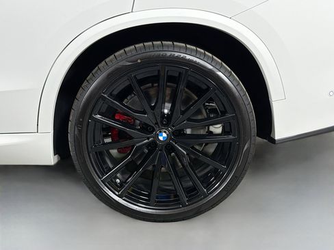 New 2026 BMW X5 M60i w/ Climate Comfort Package image 31