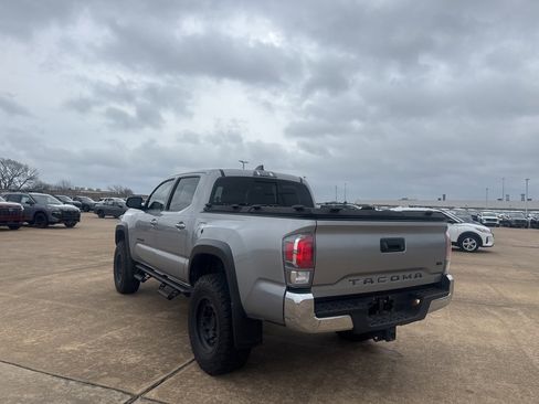 Used 2020 Toyota Tacoma TRD Off-Road image 16