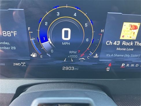 Used 2025 Chevrolet Traverse RS w/ LPO, Floor Liner Package image 10