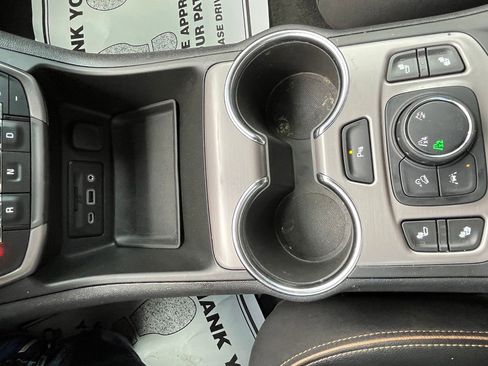 Used 2022 GMC Terrain AT4 w/ Infotainment Package II image 11