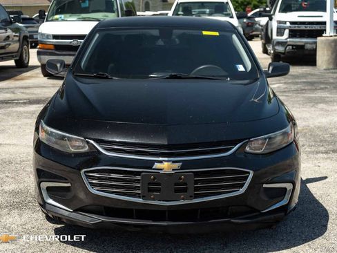 Used 2018 Chevrolet Malibu LS w/ LPO, Convenience Package 2 FWD image 2