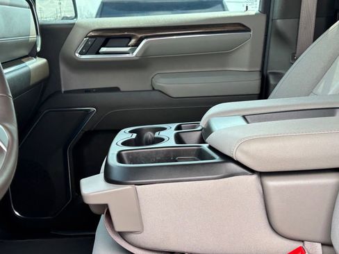 Used 2025 Chevrolet Silverado 1500 LT w/ Z71 Off-Road Package image 9