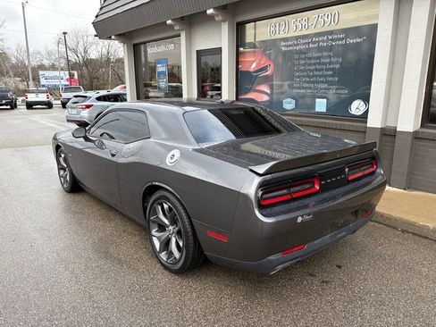 Used 2019 Dodge Challenger R/T image 3