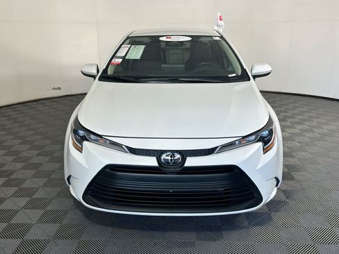 Used 2025 Toyota Corolla LE FWD image 8