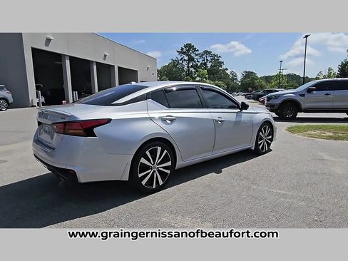 Used 2021 Nissan Altima 2.5 SR w/ SR Premium Package FWD image 31