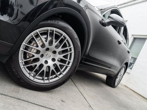 Used 2015 Porsche Cayenne S AWD/4WD image 4
