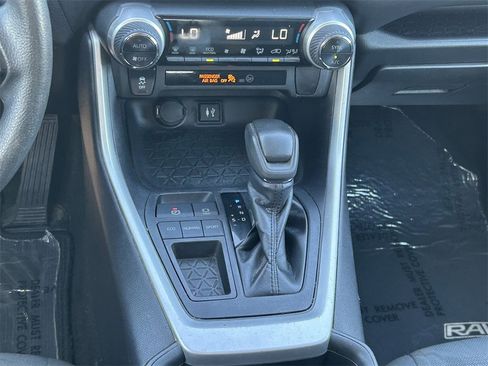 Used 2019 Toyota RAV4 XLE image 21