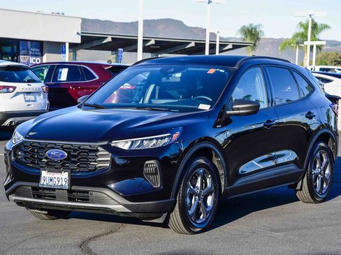 Used 2025 Ford Escape ST-Line w/ Equipment Group 301A image 3