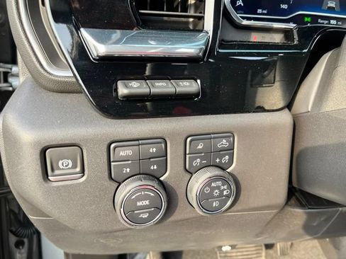 Used 2025 Chevrolet Silverado 1500 High Country w/ High Country Premium Package AWD/4WD image 32