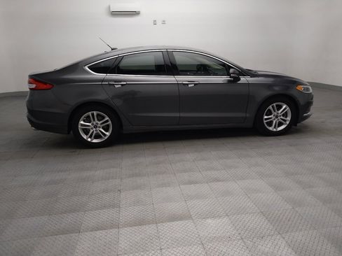 Used 2018 Ford Fusion SE FWD image 10