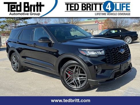 Used 2025 Ford Explorer ST image 1