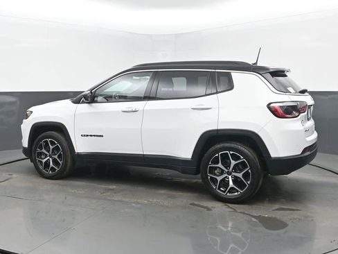 Used 2025 Jeep Compass Limited AWD/4WD image 3