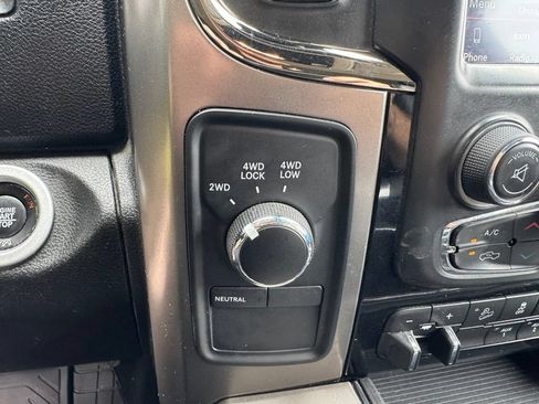 Used 2018 RAM 2500 Laramie w/ Sport Appearance Group AWD/4WD image 31