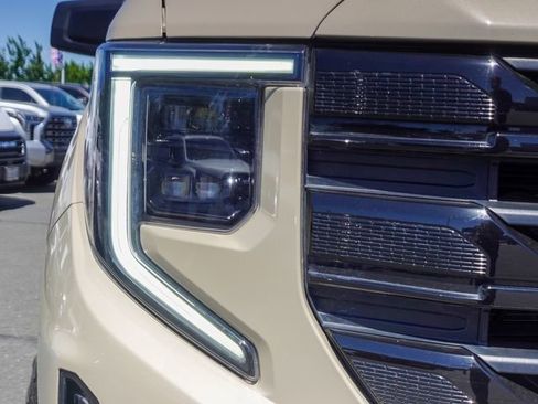 Used 2023 GMC Sierra 1500 Elevation AWD/4WD image 3