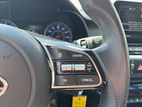 Certified 2019 Kia Forte LXS image 16