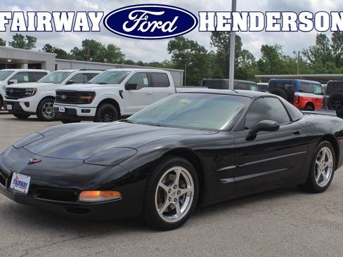 Used 2001 Chevrolet Corvette Coupe w/ Preferred Equipment Group2 RWD image 1