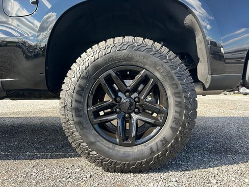 Used 2022 Chevrolet Silverado 1500 LT Trail Boss w/ LT Trail Boss Premium Package image 16