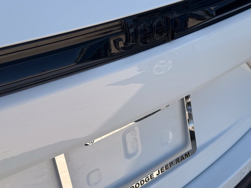 New 2026 Jeep Grand Cherokee Altitude RWD image 33