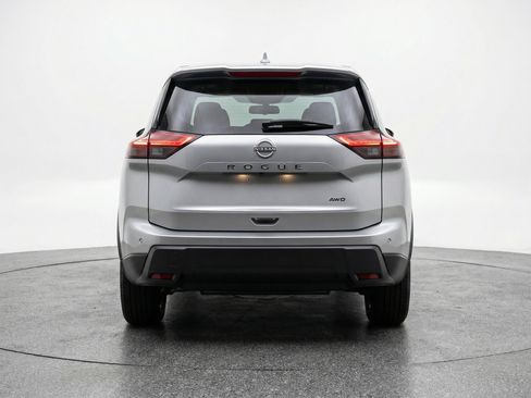 Used 2025 Nissan Rogue SV image 7