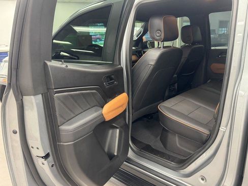 Used 2024 GMC Canyon AT4 AWD/4WD image 18