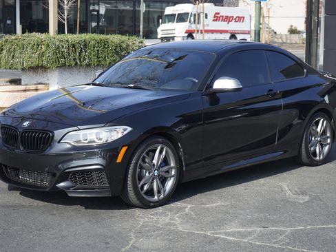 Used 2015 BMW M235i Coupe image 2